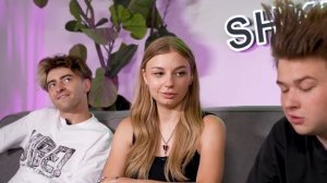 ЧИТАЕМ ФАНФИКИ ПРО СЕБЯ | ЯЯНА