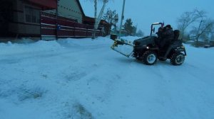 Убираем предновогодний снег.