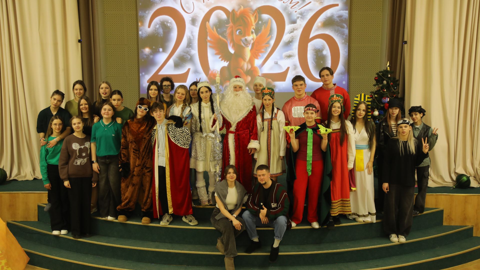 Новогодний концерт - 11 классы смотреть онлайн