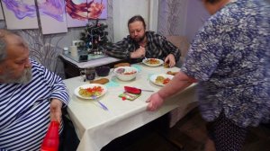 Вкусно кушаем всей семьёй деревенская люди из Сибири ПОДВАЛ ИЛЬИЧА
