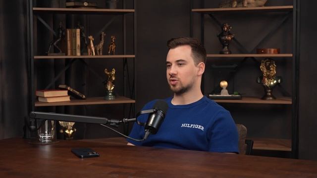 От Жизни в Аэропорту до Особняка. Диалог про Деньги, Дружбу, Путешествия смотреть онлайн