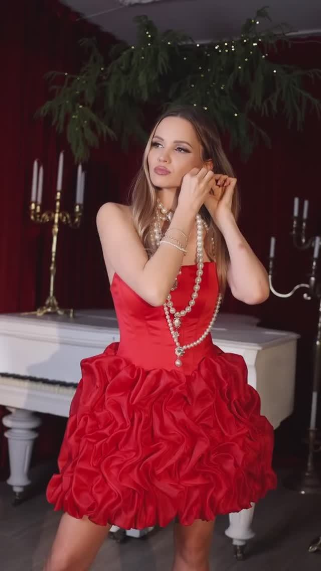 Деньги — лучший способ сказать «я тебя люблю», особенно, если я хочу новое платье 🤗