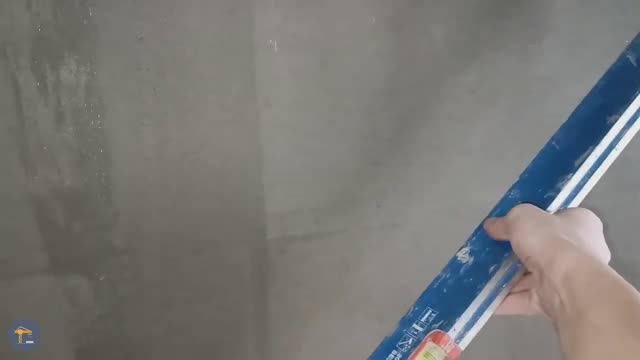 Штукатурка стен без маяков: бюджетный и простой способ