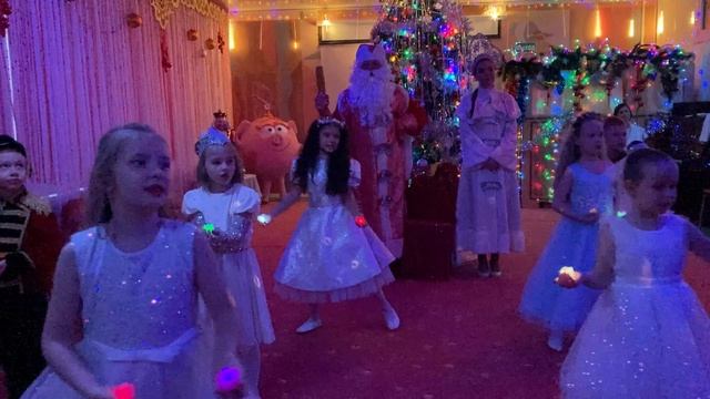 Песня на английском языке. Группа №6 "Искорки" смотреть онлайн