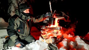 -40 КОСТЁР СПАСАЕТ! ТЕПЛО И УЮТ МАЛЕНЬКОЙ ИЗБЫ. ПОЕЗДКА СТАЛА ВЫЖИВАНИЕМ.