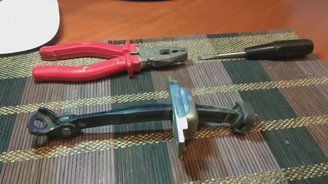 Ремонт ограничителя двери Toyota Camry 40 смотреть онлайн