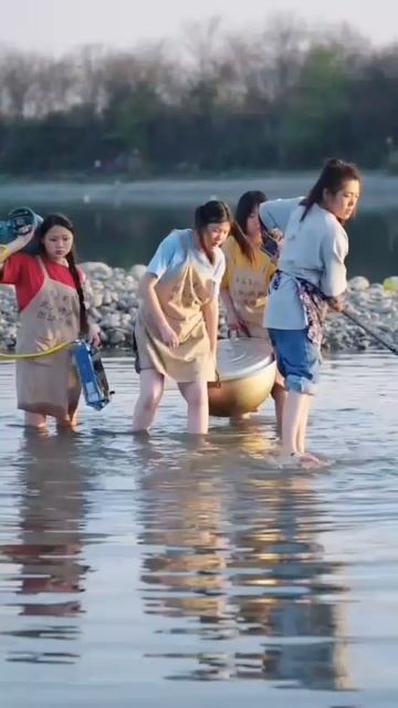 ЧЕТЫРЕ СЕСТРЫ 🌺 смотреть онлайн