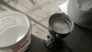 Готовим канди для пчел и испытывает кофемолку. 25 сентября 2024 г.