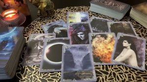 Боится ли он потерять тебя 🍓🧐😘Таро