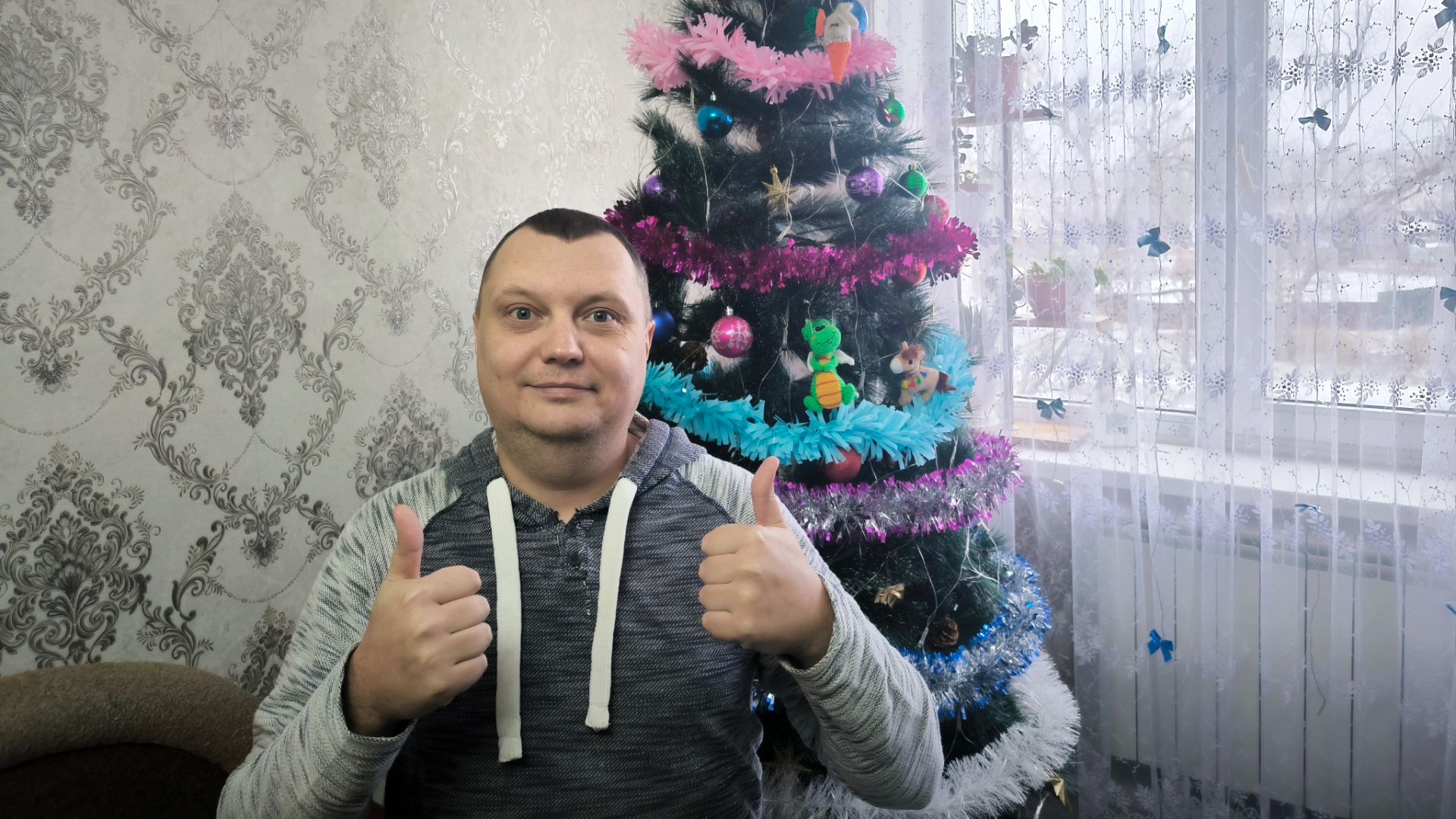 Предновогодний стрим у елки! смотреть онлайн