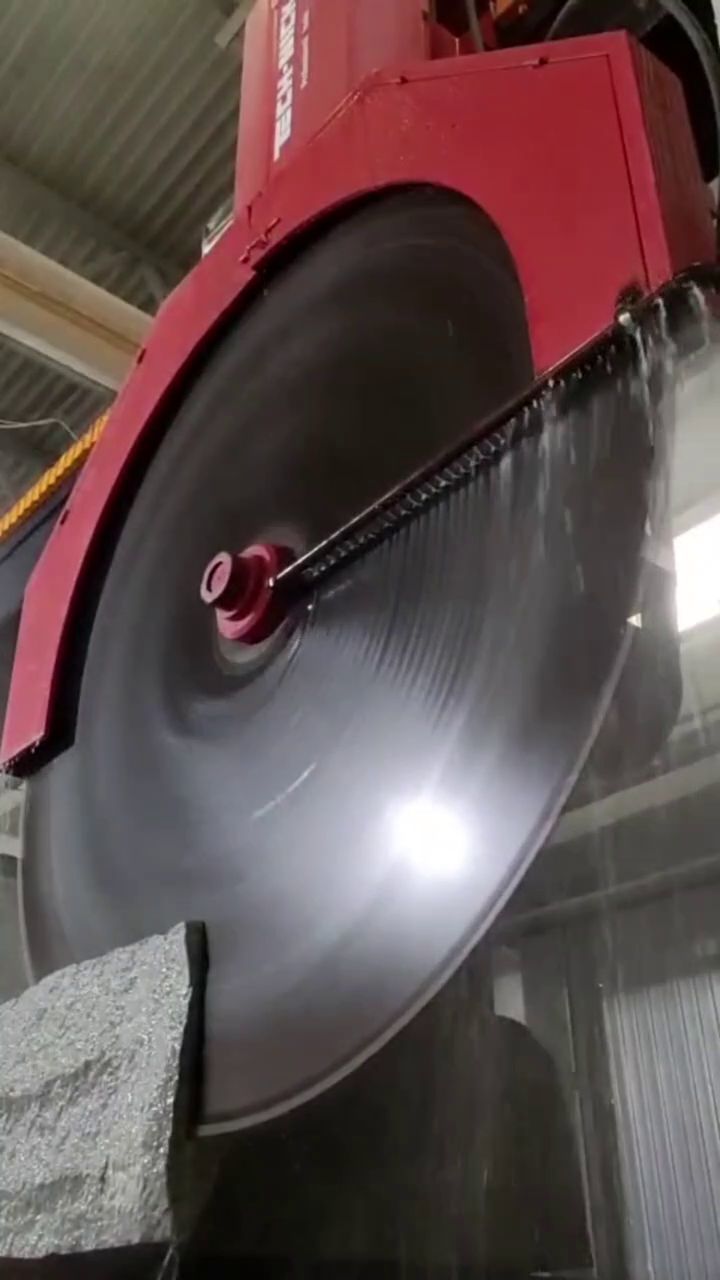 Запуск в эксплуатацию большого камнерезного станка Tech-Nick HQDQ-2500 смотреть онлайн