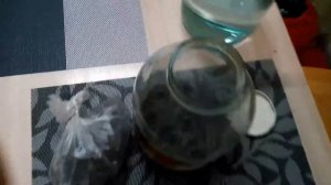 Самый простой способ очистить спирт углем