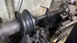 Кустарное производство колёсных дисков автомобиля. Пакистан