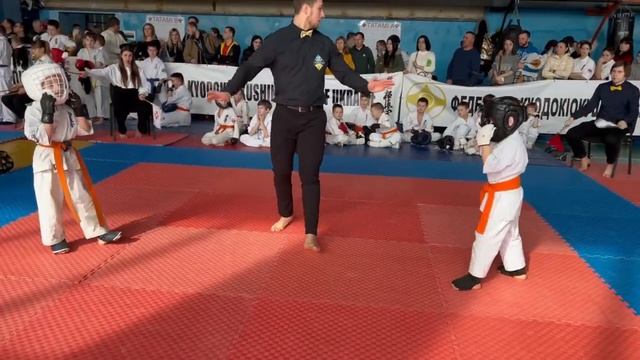 Кондратов Артем (ака)м.Кропивницький VS Самойленко Мик? смотреть онлайн