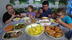 мукбанг. накрыли стол не хуже новогоднего