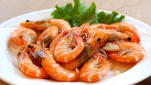 КАК ПРАВИЛЬНО СВАРИТЬ КРЕВЕТКИ ЗАМОРОЖЕННЫЕ 😋👍