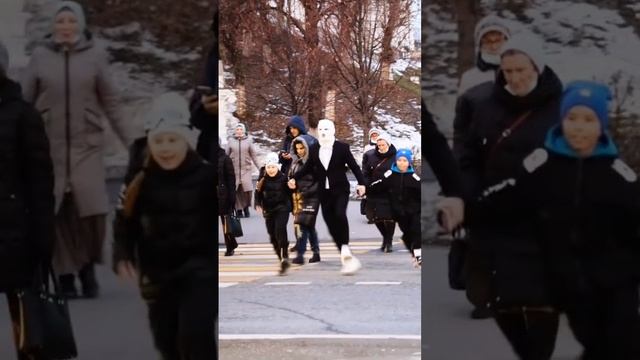 круто двигаються.mp4 смотреть онлайн