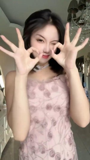 КЛАССНО ТАНЦУЕТ КИТАЯНКА