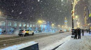 Новогодний снег на Невском проспекте