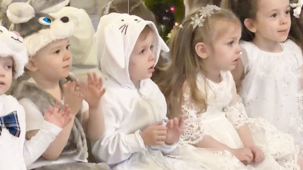 Новогодний утренник в садике. Новый год в Детском саду. Новогодний праздник в Детском саду.