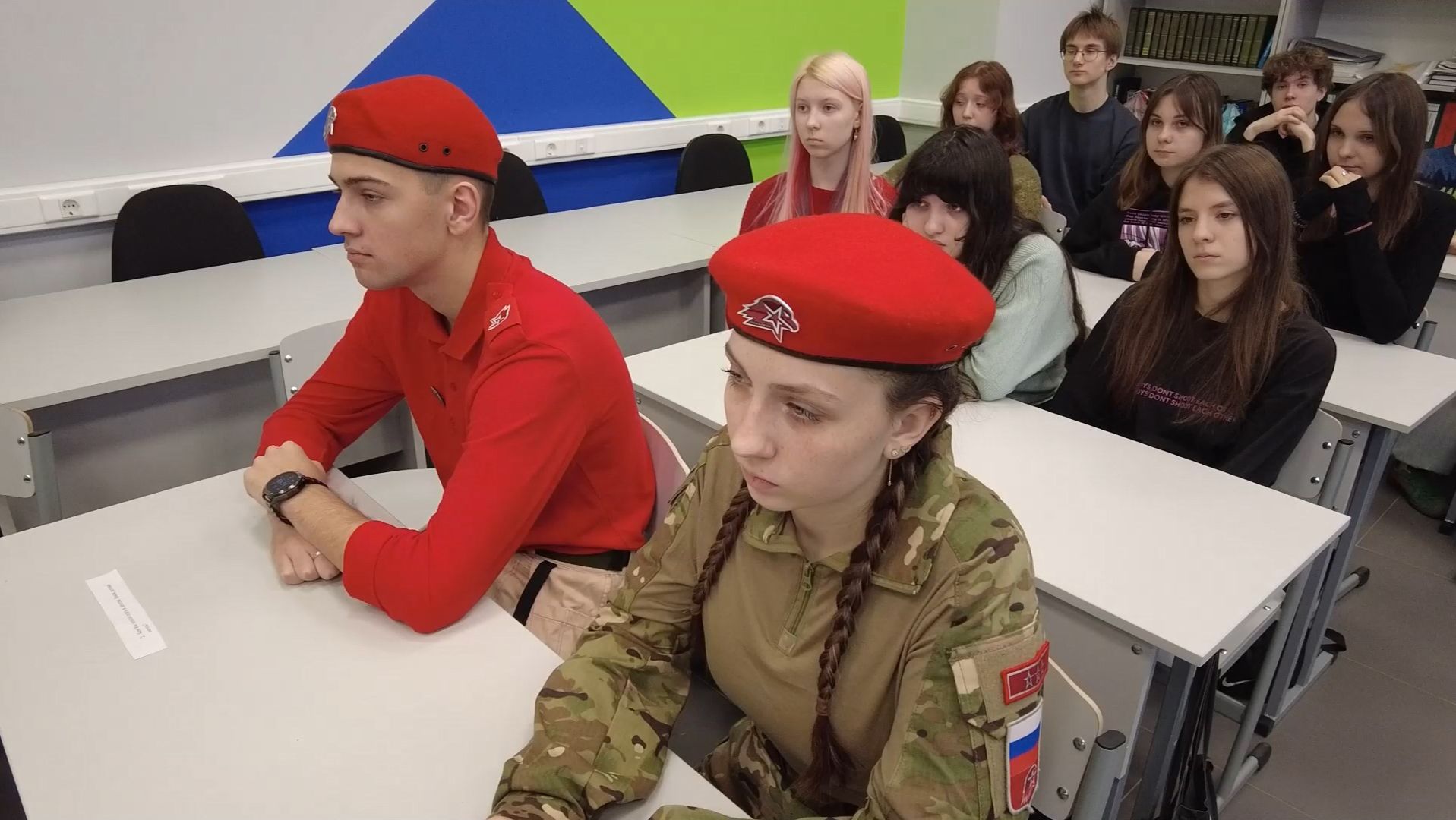 (12+) Состоялась встреча с ветераном СВО в Мытищинском колледже смотреть онлайн