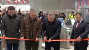 В Петербурге на Красносельско-Калининской линии метро открылись две новые станции.