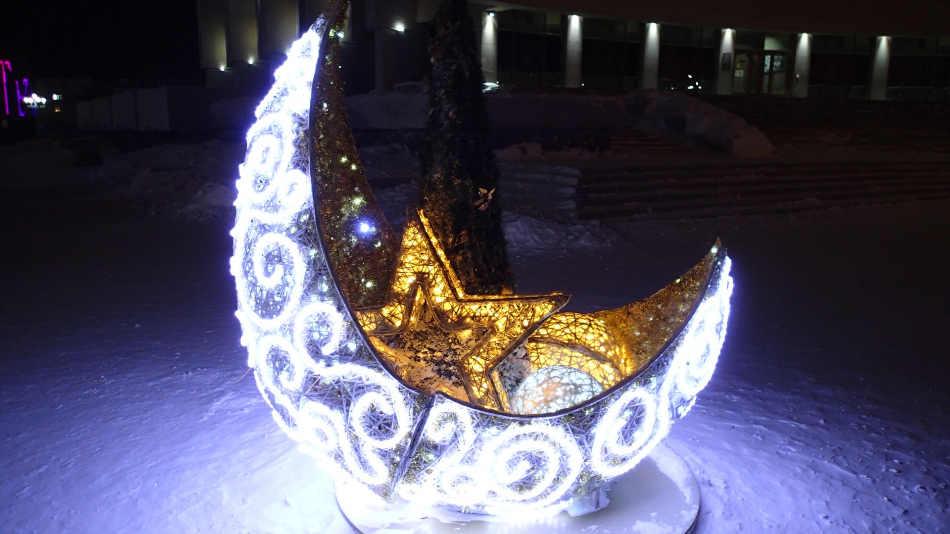 2025.12.25. Норильск. Ёлка зажглась! Погодные итоги декады в описании. смотреть онлайн