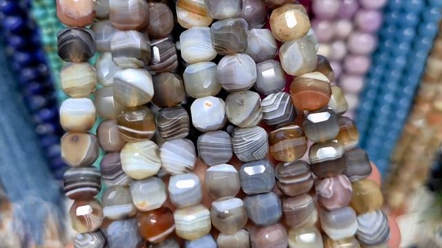 Натуральные камни - 26.12.25 смотреть онлайн