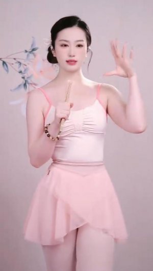 ОЧЕНЬ КРАСИВАЯ ТАНЦУЮЩАЯ КИТАЯНКА