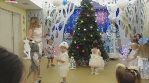 Новогодний утренник в группе "Классики"