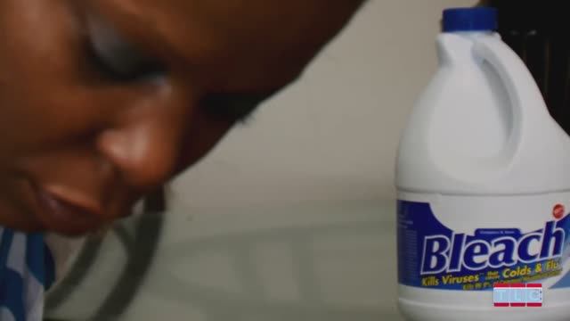 Я очень люблю отбеливатель. ПЕРЕВОД. Странности смотреть онлайн