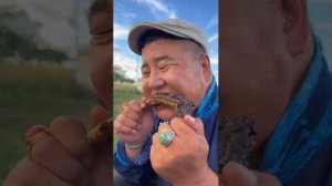 Жареный целиком ягненок! Традиционный монгольский деликатес!  #еда #кулинария #Монголия