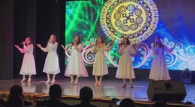Выступление ансамбля "Куорунай Куо" руководитель Сайаана Александрова