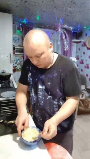 Ужин для любимой  Макарошки с тушёнкой и капуста с маслом с сахарком 👍  #ужиндлялюбимой #макароныст