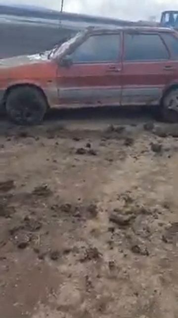 Мужик купил машину и начел её обмывать ебыный индеец смотреть онлайн