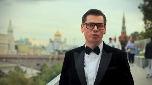 Ведущий Владимир Меркушев на английском языке