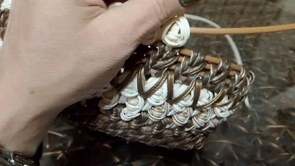 Розочки.
корневое плетение