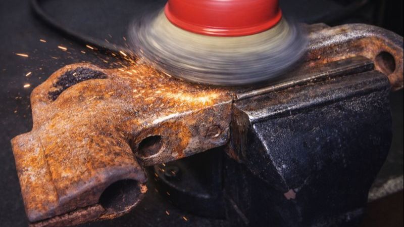 Реставрация Ржавого Инструмента Для Фиксации Стержней смотреть онлайн