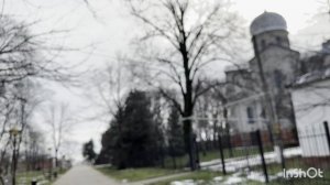 А мы вдвоём пошли гулять и покупки покупать!