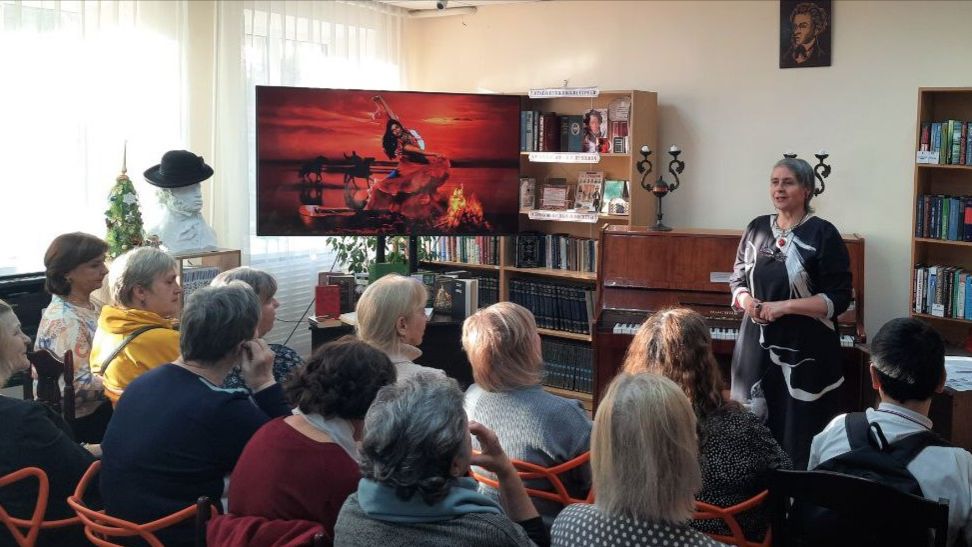 Дорогой длинною, да с песней звонкою... смотреть онлайн