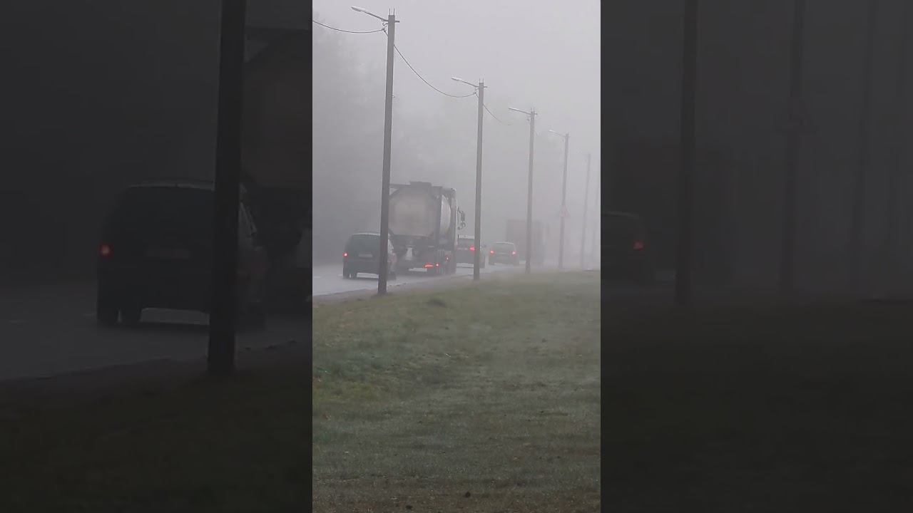 ДЭП в тумане. Беларусь, Брест, ПДД - куда смотрит ГАИ? Светомаскировка дорожных служб. :( Без фар