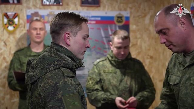 СВО День 1401: Награждение военнослужащих войсковой ПВО группировки войск «Центр» смотреть онлайн