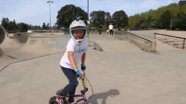 Can I Tailwhip It?! Mini BMX Skatepark Tricks!!