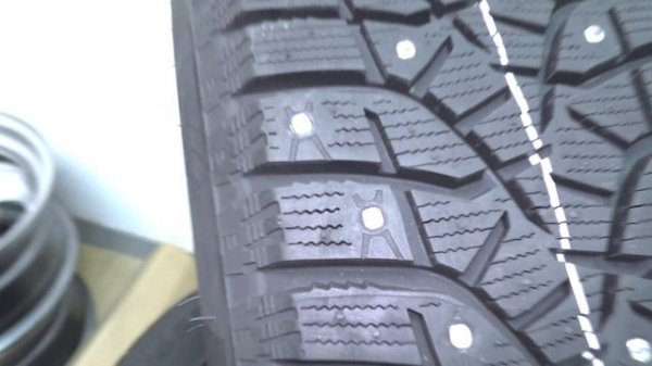 Gislaved IceControl или Gislaved SpikeControl - какие зимние шипованные шины лучше?