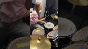 Учимся в игре на ударных. Не школа Kids.