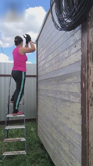 Испытание краской бытовка не прошла. 16.09.2025 БУДЕТ САЙДИНГ. Стена первая. Рубрика Сделай сам.