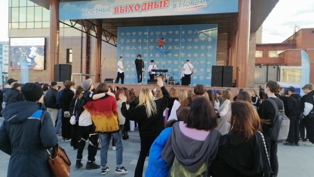 С годами стал обожать фразу "Давай никуда не пойдём" смотреть онлайн