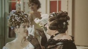 Знаменитая сцена стрельбы глазами из фильма «Летучая мышь» (1978).