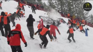 Безумный подъем на снегоходах 😱