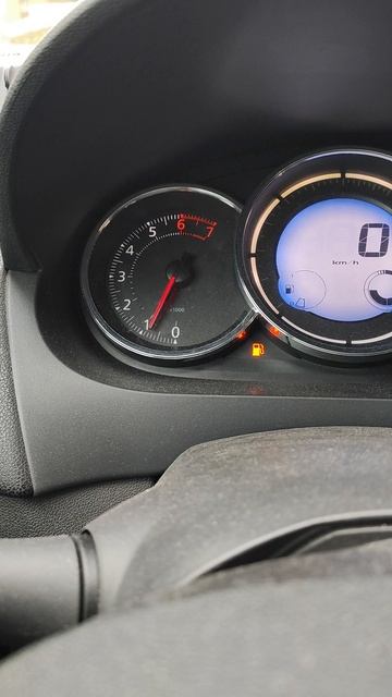 Троение/падение оборотов Drive + тормоз, Renault CVT (видео 1) смотреть онлайн